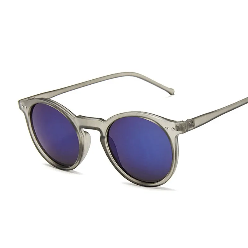 Classic Round Sunglasses for Stylish Travelers