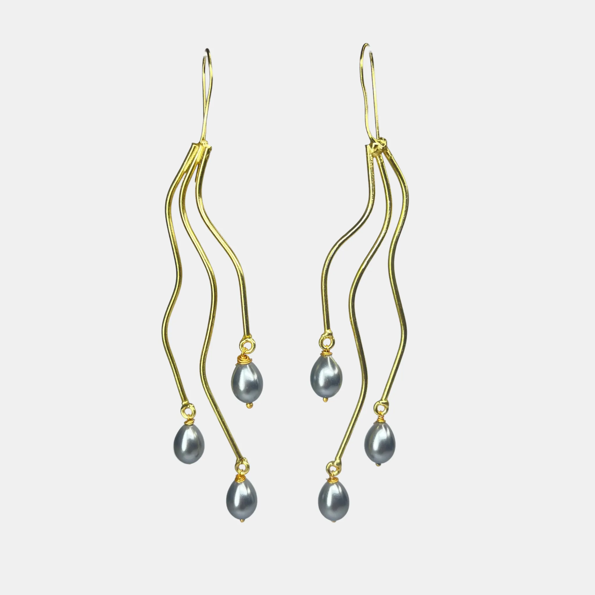 Elegant Gold and Pearl Dangle Earrings