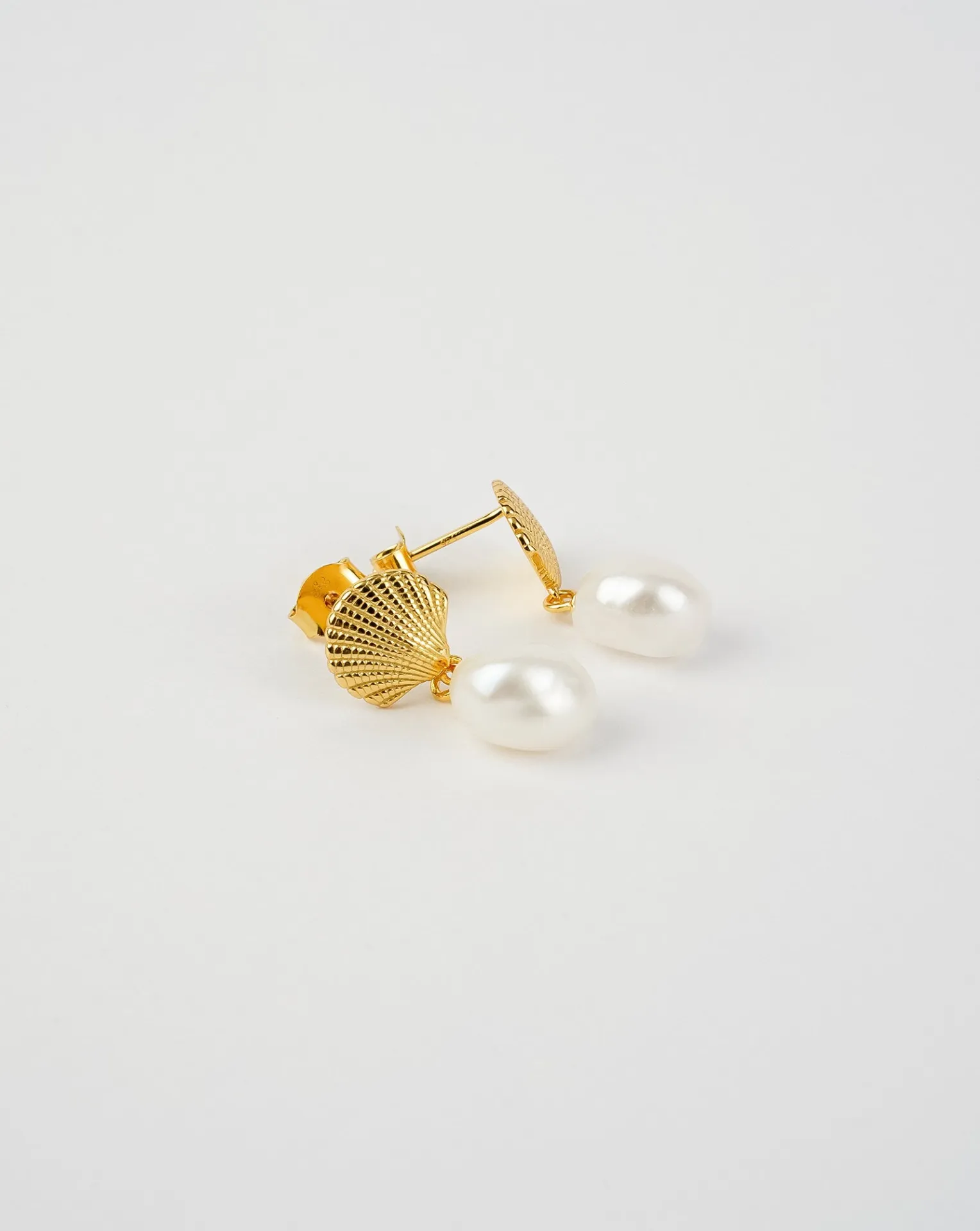 Elegant Sea Shells Pearl Earrings - Timeless Freshwater Pearl Jewelry