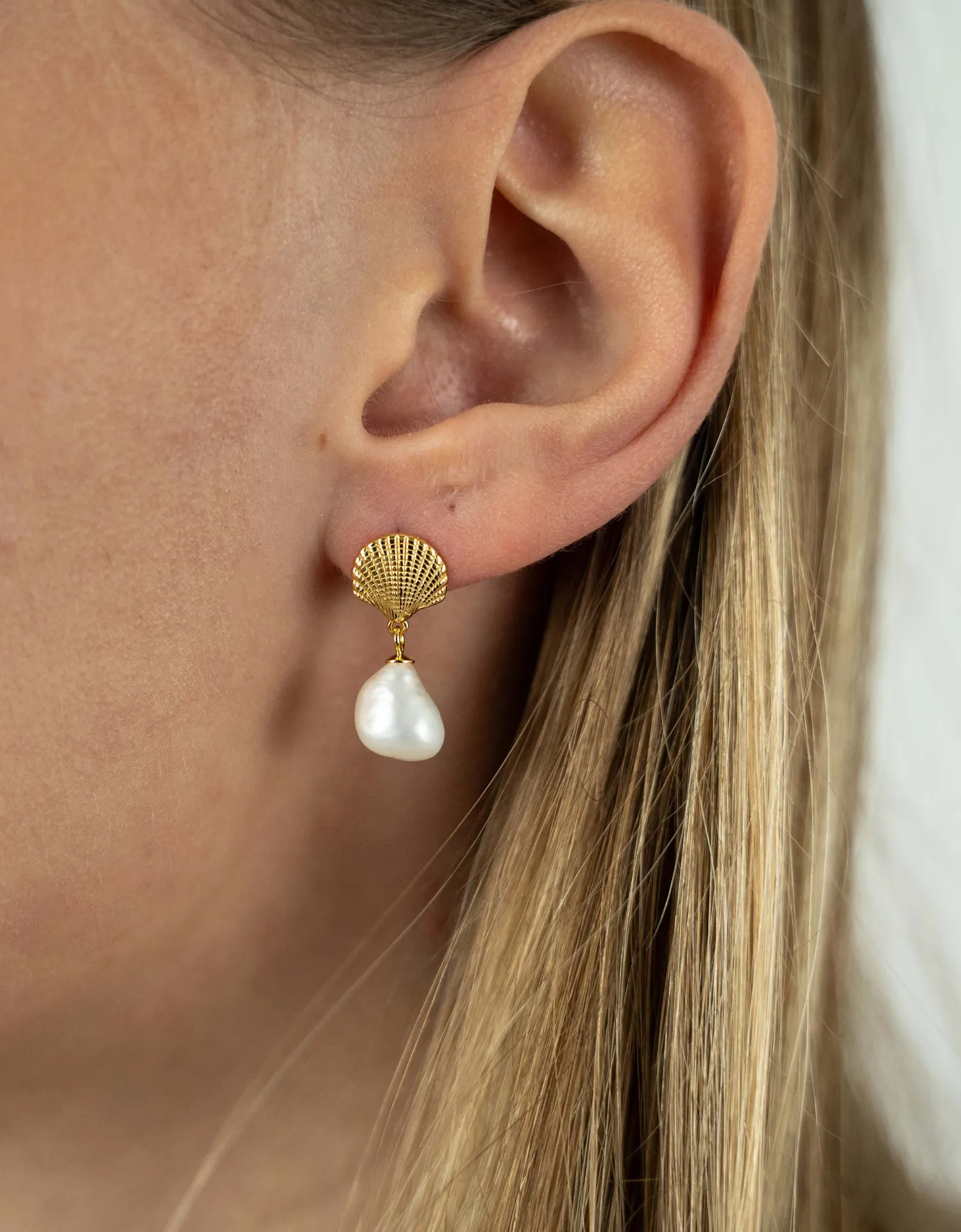 Elegant Sea Shells Pearl Earrings - Timeless Freshwater Pearl Jewelry