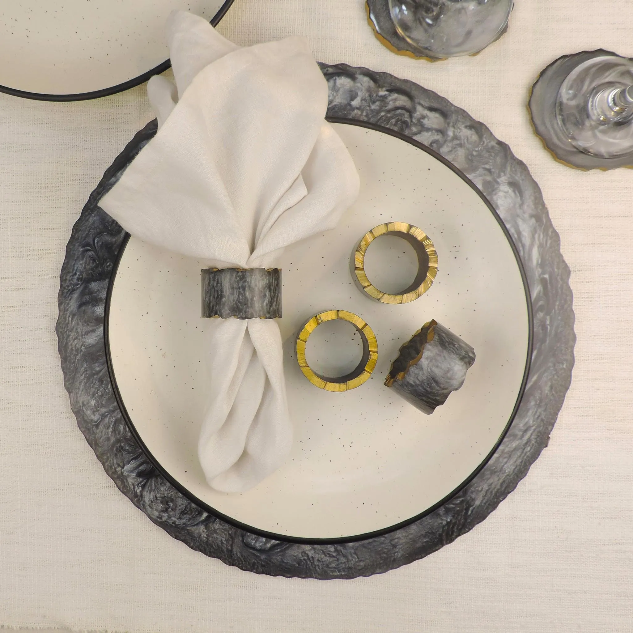 Glamour Resin Napkin Ring in Grey & Gold, Set of 4